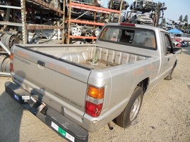 1994 MITSUBISHI PICK UP SILVER STD CAB 2.4L AT 2WD 183863